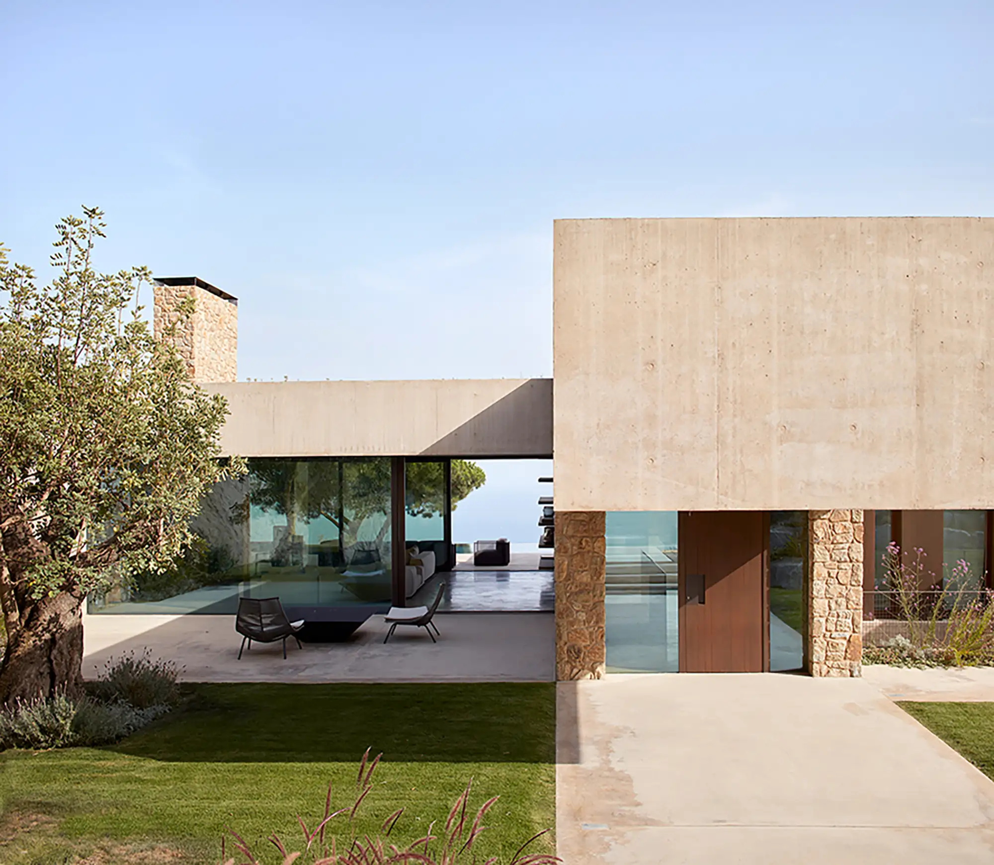LA ROCA HOUSE