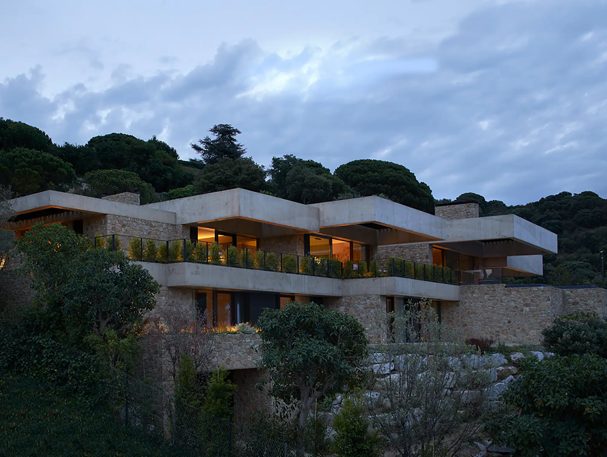 LA ROCA HOUSE